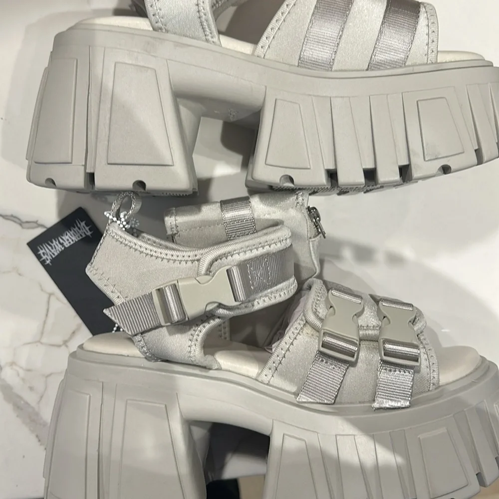 Darker Wavs UTOPIA PLATFORM SANDALS - GRAY